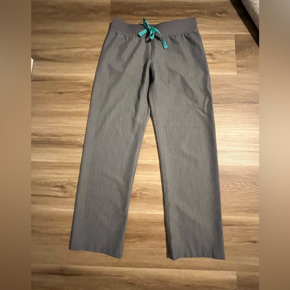 Figs Livingston graphite scrub pants XS
